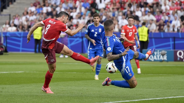 Remo Freuler mencetak gol pembuka saat Swiss mengalahkan Italia 2-0 di Berlin